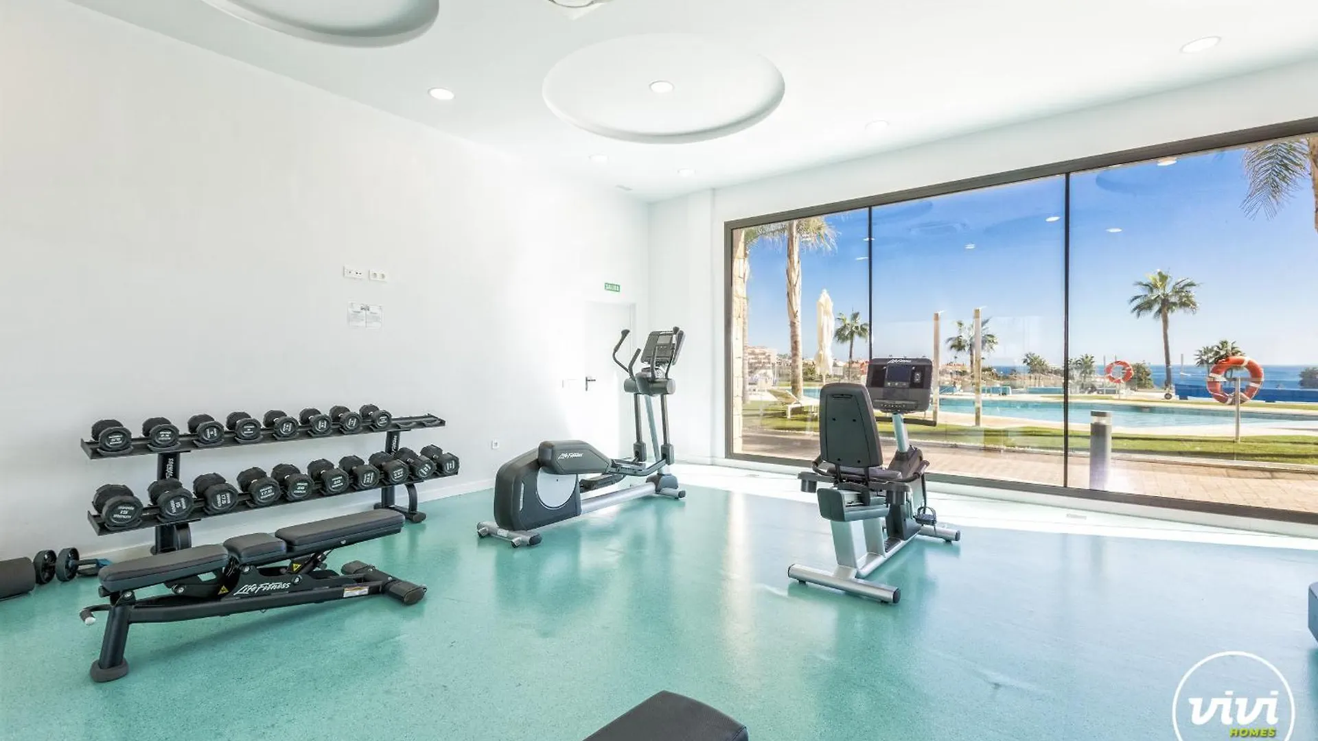 Апартаменты Vivi Homes - Palmera Pool, Sauna, Gym & Beach El Faro