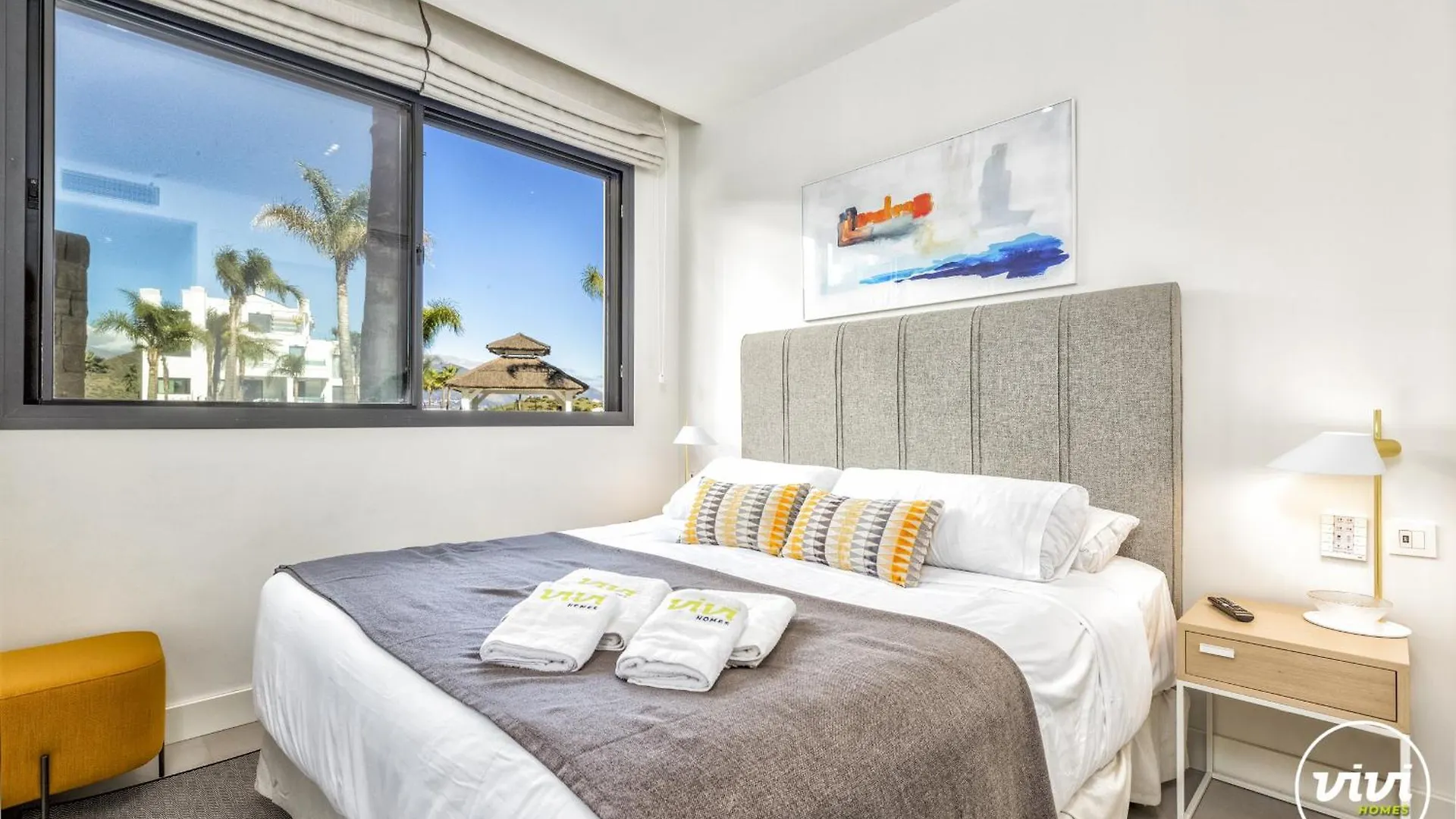 Vivi Homes - Palmera Pool, Sauna, Gym & Beach El Faro Испания
