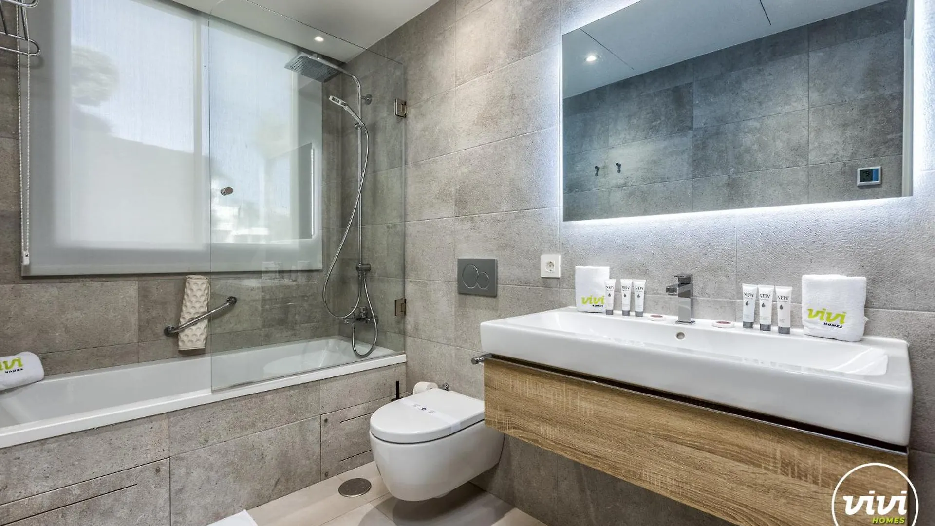 Vivi Homes - Palmera Pool, Sauna, Gym & Beach El Faro Апартаменты