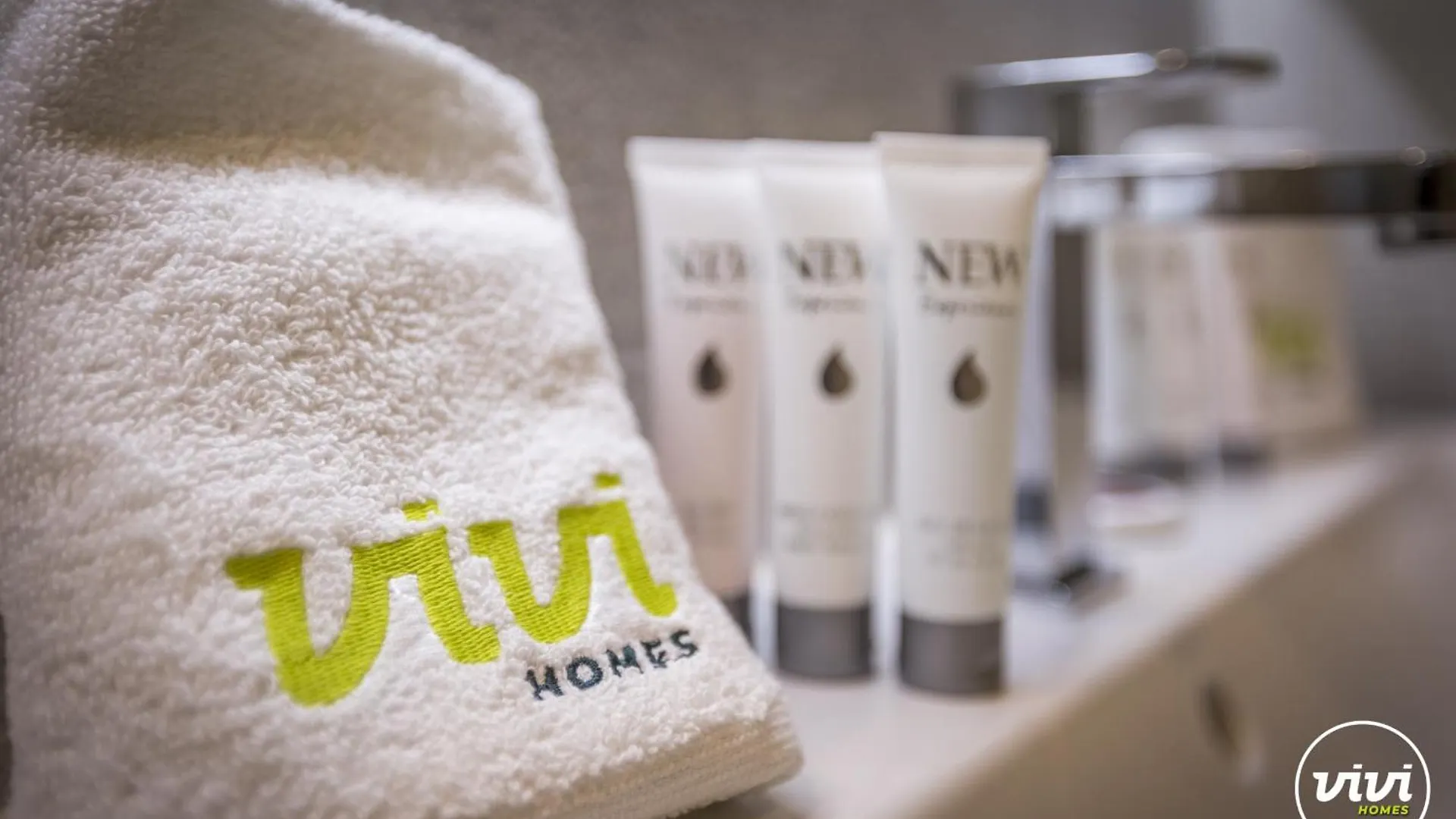 Vivi Homes - Palmera Pool, Sauna, Gym & Beach El Faro Apartment
