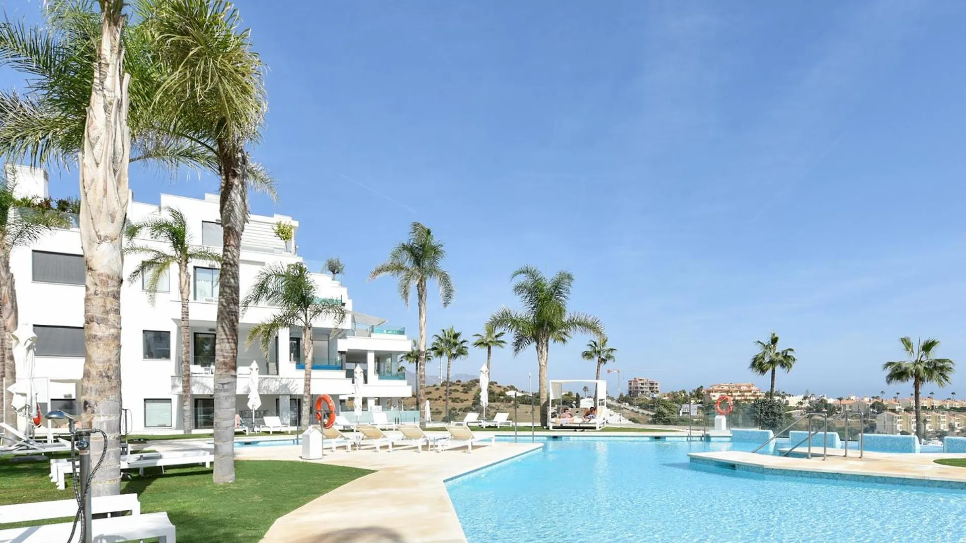 Apartment Vivi Homes - Palmera Pool, Sauna, Gym & Beach El Faro